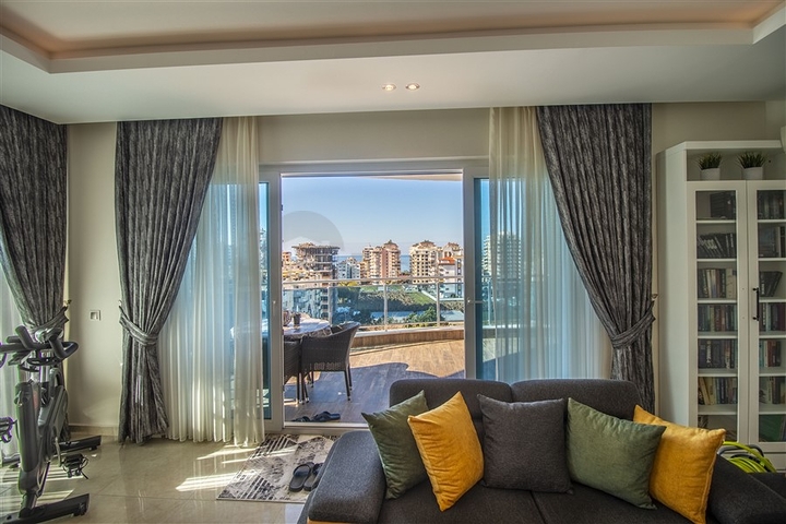 Четырехкомнатные апартаменты в комплексе премиум класса