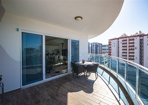 Четырехкомнатные апартаменты в комплексе премиум класса