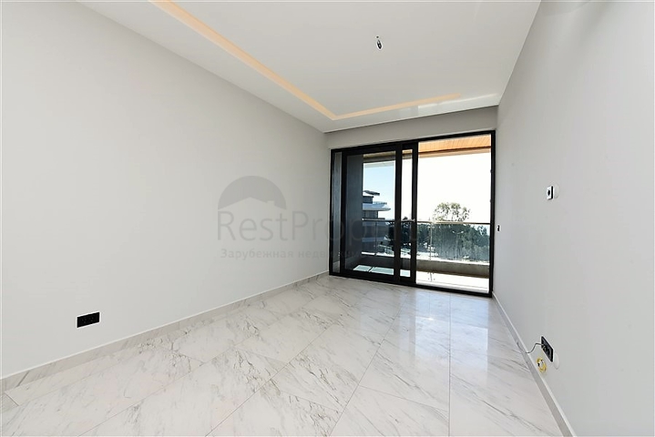 Двухкомнатная квартира в комплексе люкс класса с видом на море 