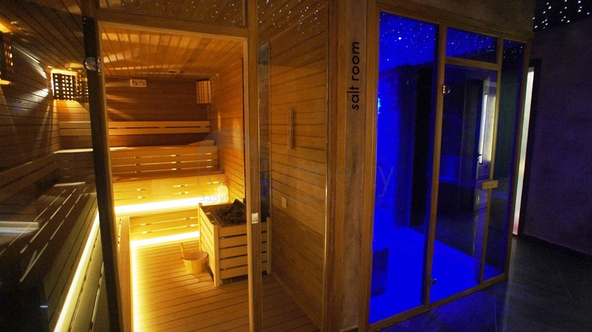 Двухкомнатная квартира в комплексе люкс класса с видом на море 