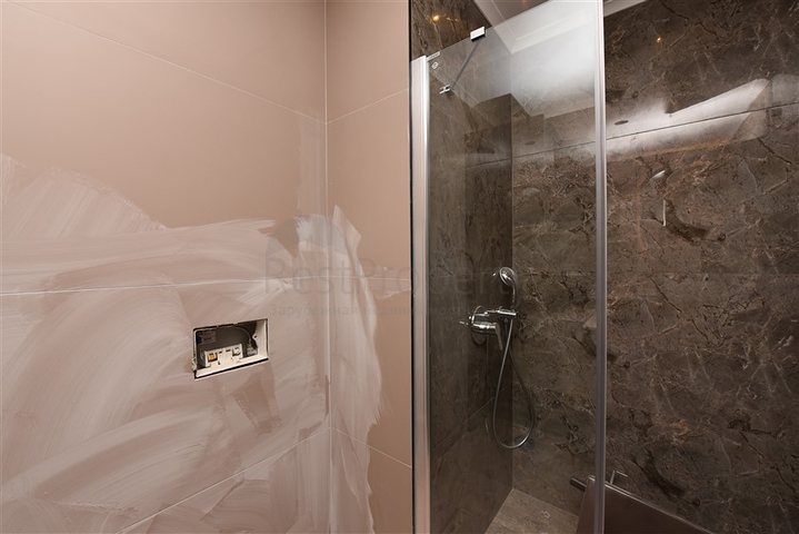 Двухкомнатная квартира в комплексе люкс класса с видом на море 