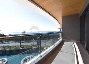 Двухкомнатная квартира в комплексе люкс класса с видом на море 