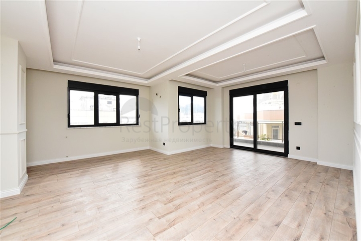 Пентхаус планировки 6+2 в районе пляжа Клеопатры