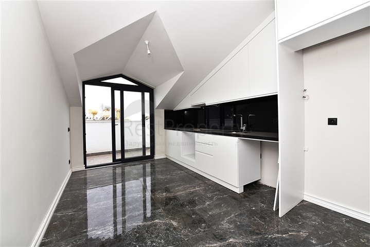 Пентхаус планировки 6+2 в районе пляжа Клеопатры