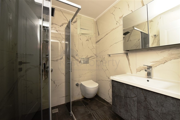 Пентхаус планировки 6+2 в районе пляжа Клеопатры