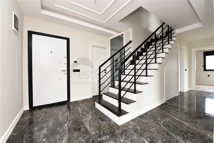 Пентхаус планировки 6+2 в районе пляжа Клеопатры