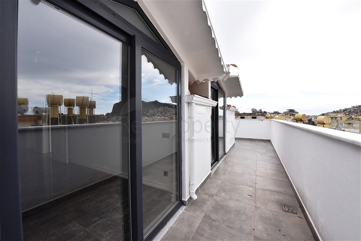 Пентхаус планировки 6+2 в районе пляжа Клеопатры