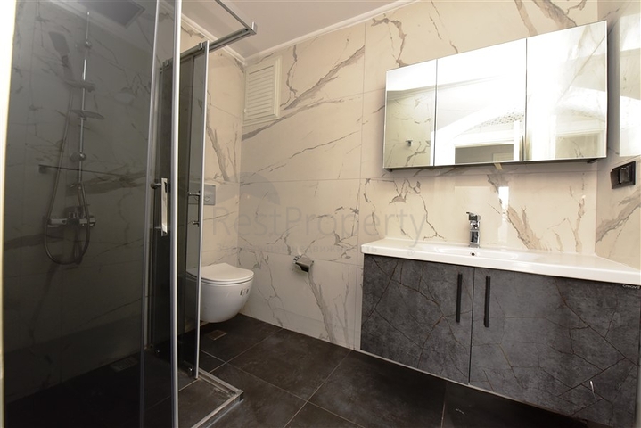 Пентхаус планировки 6+2 в районе пляжа Клеопатры