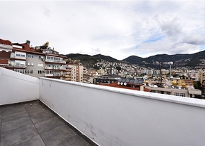 Пентхаус планировки 6+2 в районе пляжа Клеопатры