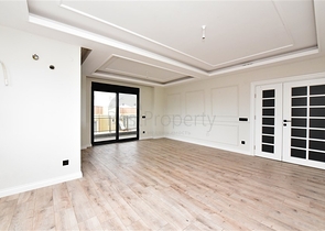 Пентхаус планировки 6+2 в районе пляжа Клеопатры