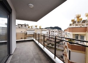 Пентхаус планировки 6+2 в районе пляжа Клеопатры