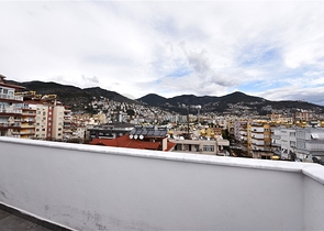 Пентхаус планировки 6+2 в районе пляжа Клеопатры