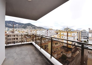 Пентхаус планировки 6+2 в районе пляжа Клеопатры