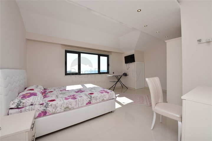 Роскошный пентхаус с видом на море