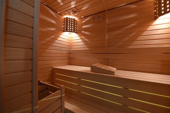 Роскошный пентхаус с видом на море