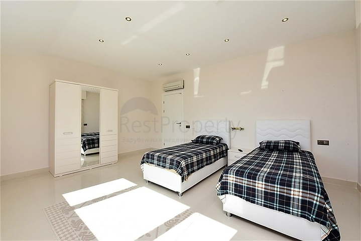 Роскошный пентхаус с видом на море