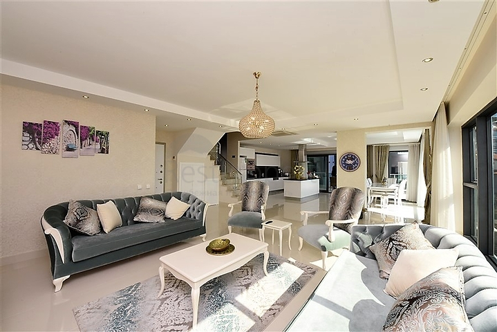 Роскошный пентхаус с видом на море