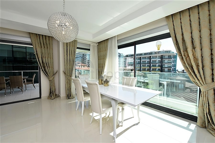 Роскошный пентхаус с видом на море