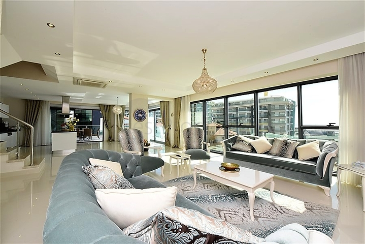 Роскошный пентхаус с видом на море