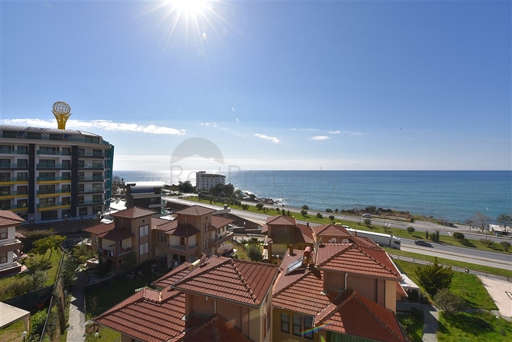 Роскошный пентхаус с видом на море