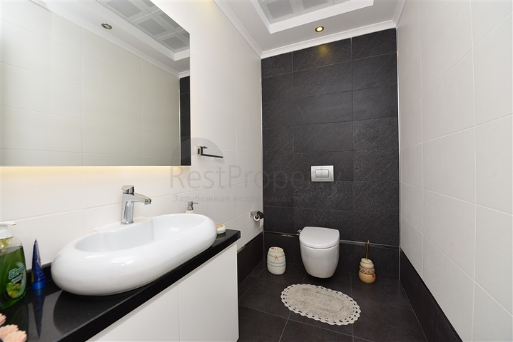 Роскошный пентхаус с видом на море