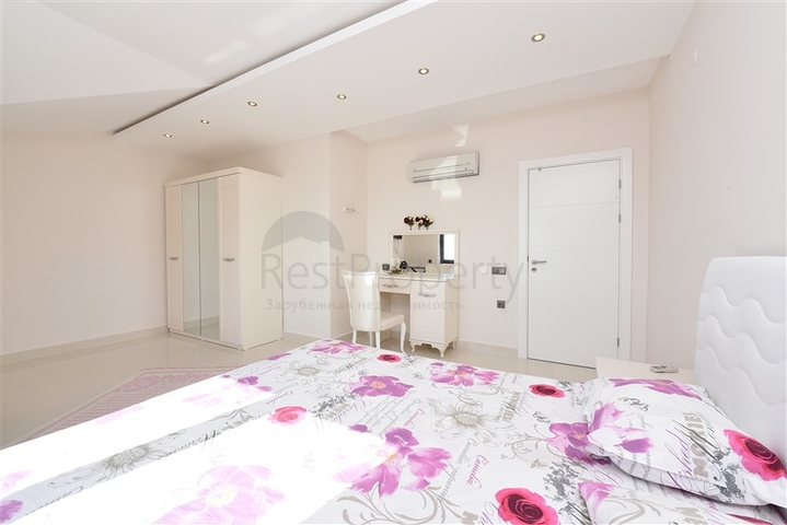 Роскошный пентхаус с видом на море