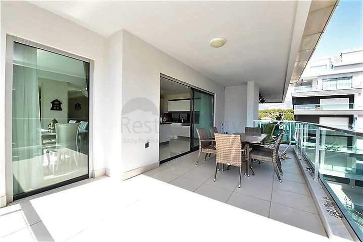 Роскошный пентхаус с видом на море