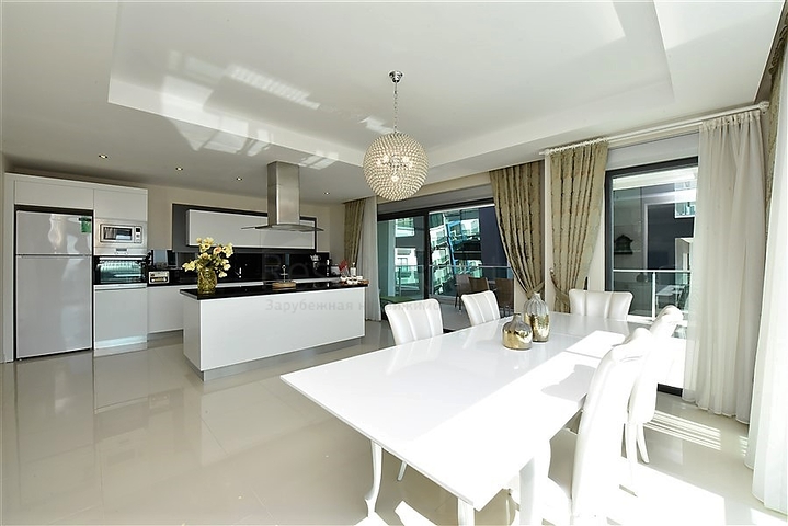 Роскошный пентхаус с видом на море