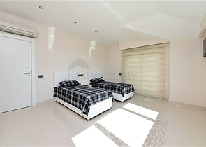 Роскошный пентхаус с видом на море