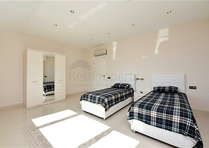 Роскошный пентхаус с видом на море