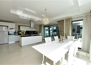 Роскошный пентхаус с видом на море