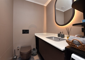 Меблированная трехкомнатная квартира на первой береговой линии