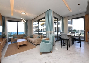 Меблированная трехкомнатная квартира на первой береговой линии