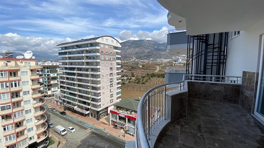 Квартира в 300 метрах от моря в популярном районе Махмутлар