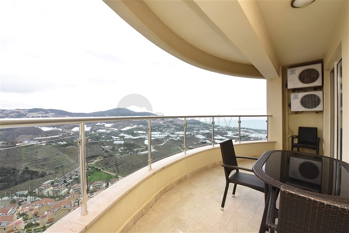 Меблированная квартира в комплексе с отельной инфраструктурой 