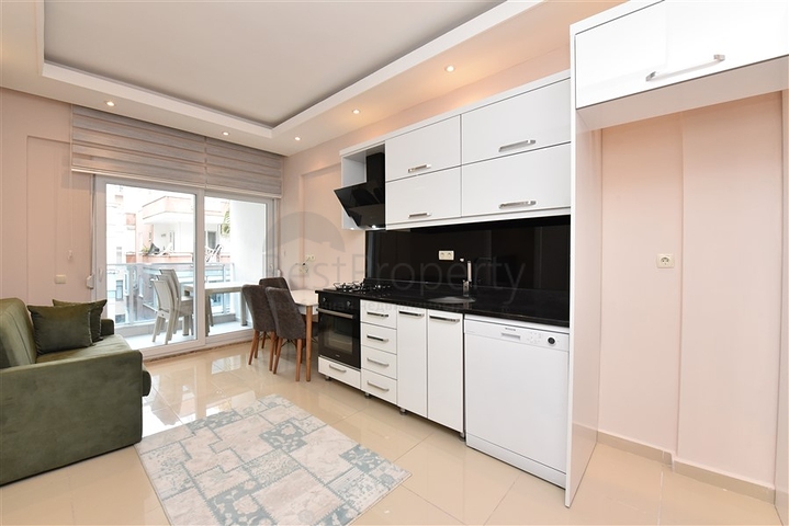 Меблированные апартаменты планировкой 1+1 на пляже Клеопатра