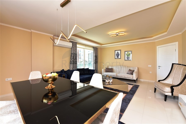 Трехкомнатная квартира с отдельной кухней в тихом районе Кестель