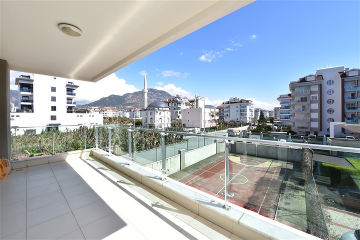 Трехкомнатная квартира с отдельной кухней в тихом районе Кестель