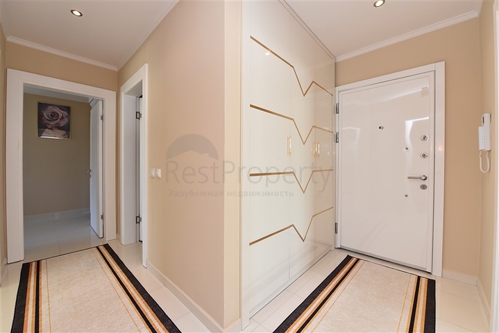 Трехкомнатная квартира с отдельной кухней в тихом районе Кестель