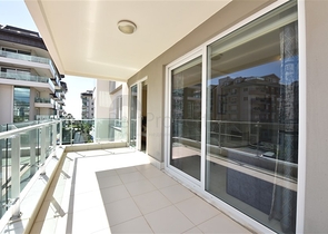 Трехкомнатная квартира с отдельной кухней в тихом районе Кестель