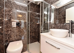 Трехкомнатная квартира с отдельной кухней в тихом районе Кестель