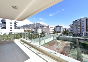 Трехкомнатная квартира с отдельной кухней в тихом районе Кестель