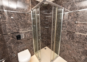 Трехкомнатная квартира с отдельной кухней в тихом районе Кестель