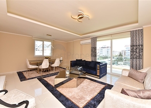 Трехкомнатная квартира с отдельной кухней в тихом районе Кестель