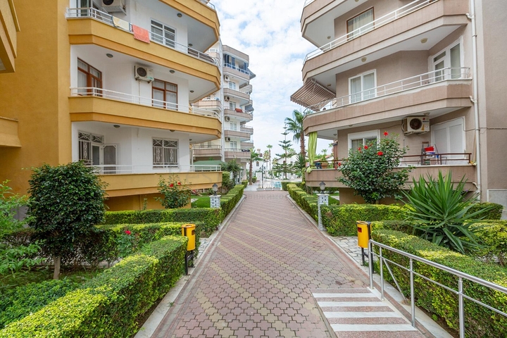 Семейная квартира в 100 метрах до моря в районе Махмутлар