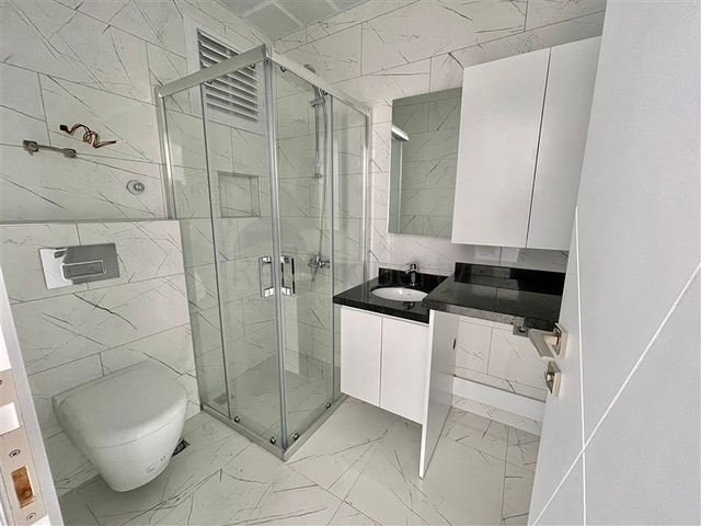 Новая двухкомнатная квартира с видом на море