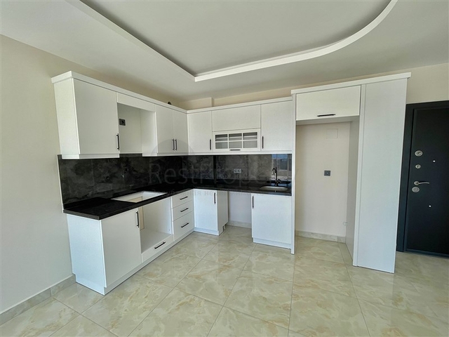 Новая двухкомнатная квартира с видом на море