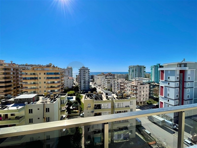 Новая двухкомнатная квартира с видом на море