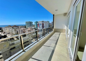 Новая двухкомнатная квартира с видом на море