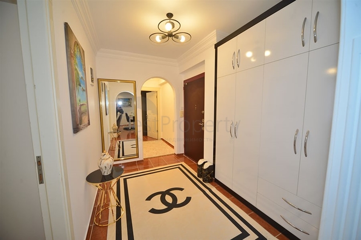 Трехкомнатная квартира в районе Махмутлар